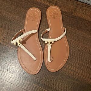 Tory Burch T-Logo Thong Sandals With Saffiano Leather Size 9